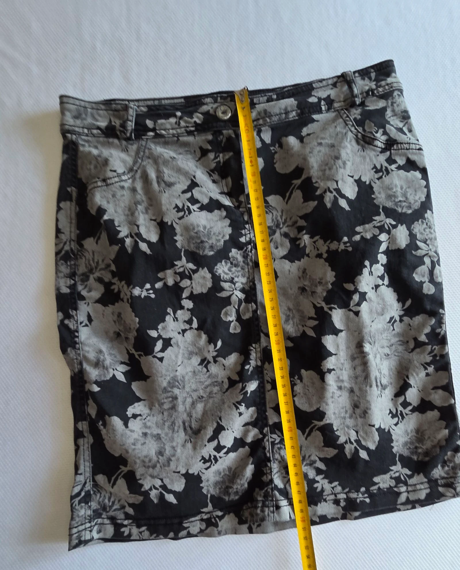Falda recta con estampado floral negro y gris L 42 falda de algodón elástico – photo 9